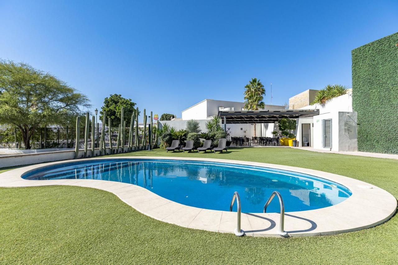 Hotel Nuve Gomez Palacio Exterior foto